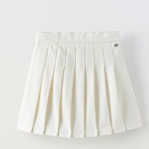 Pleated skirt